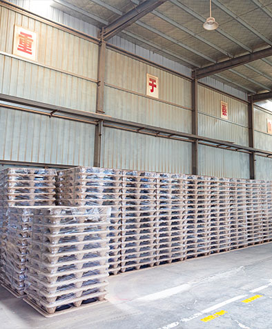 Quali sono i fattori chiave da considerare quando si scelgono gli accessori per l'impilamento dei pallet?